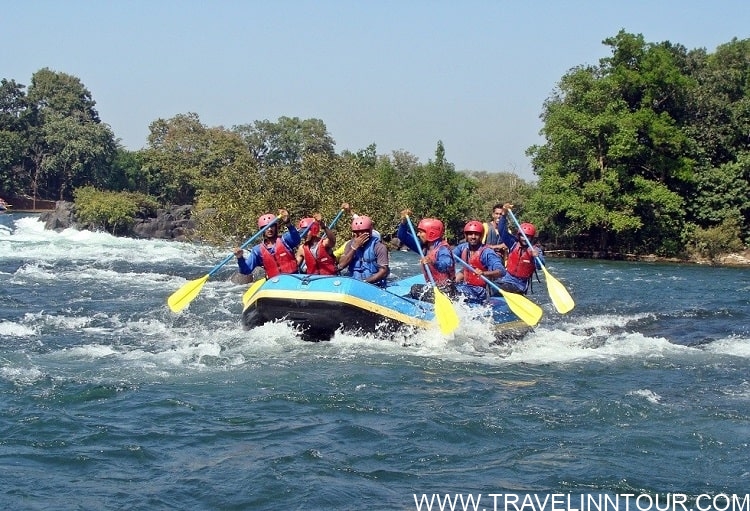 People enjoying River Rafting