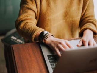 Writing Captivating Travel Reviews