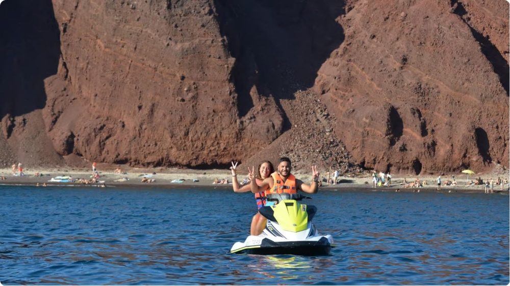 Best months to visit Santorini Greece